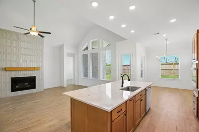 15039 Mission Avenue, Mont Belvieu, TX 77523 - Photo 13