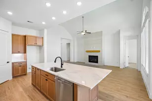 15039 Mission Ave, Mont Belvieu, TX 77523 - Photo 11