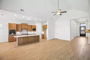 15039 Mission Ave, Mont Belvieu, TX 77523 - Photo 7