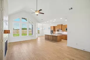 15039 Mission Ave, Mont Belvieu, TX 77523 - Photo 7