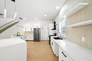 12625 Memorial Dr, Houston, TX 77024 - Photo 11