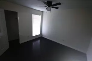 9422 Pinole Ln, Houston, TX 77086 - Photo 9