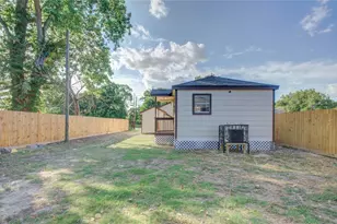 1051 W Little York Rd, Houston, TX 77091 - Photo 23