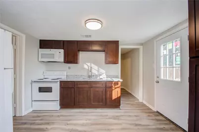 1051 W Little York Road, Houston, TX 77091 - Photo 11