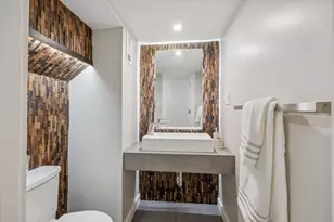 2420 Locke Ln, Houston, TX 77019 - Photo 17