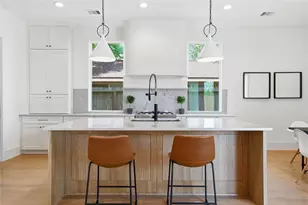 1918 Spillers Ln, Houston, TX 77043 - Photo 13