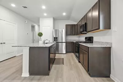5345 Basquiat Drive, Houston, TX 77048 - Photo 7
