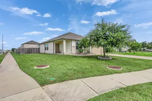 1001 Banyon Tree Ln, Brookshire, TX 77423 - Photo 3