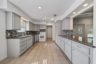 11811 Beverly Dr, Houston, TX 77065 - Photo 13