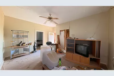 526 Wallace Street, East Bernard, TX 77435 - Photo 3