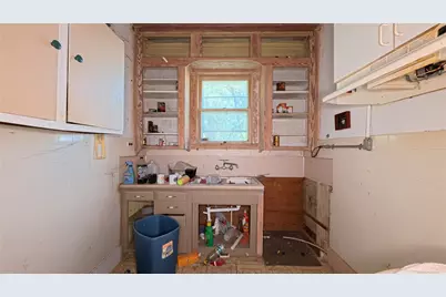 526 Wallace Street, East Bernard, TX 77435 - Photo 7