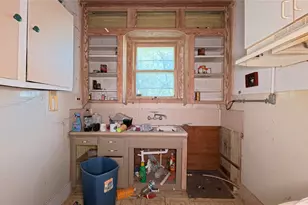 526 Wallace St, East Bernard, TX 77435 - Photo 7