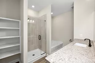 6015 Diamond Leaf Ct, Conroe, TX 77304 - Photo 9