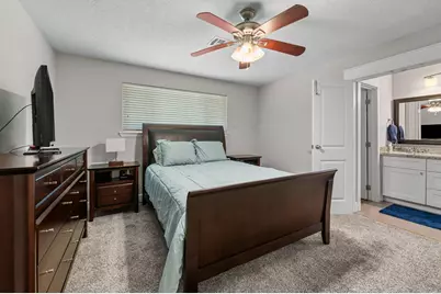 11910 Mullins Drive, Houston, TX 77035 - Photo 15