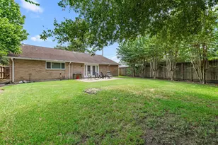 11910 Mullins Dr, Houston, TX 77035 - Photo 21