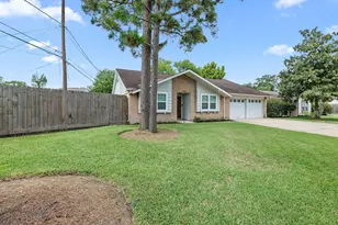 11910 Mullins Dr, Houston, TX 77035 - Photo 3