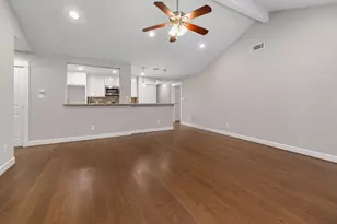 11910 Mullins Dr, Houston, TX 77035 - Photo 9