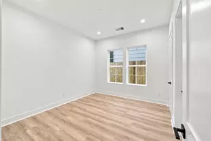 1109 E 24th St, Houston, TX 77009 - Photo 19