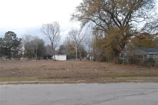 711 Azalea St, Prairie View, TX 77446 - Photo 1