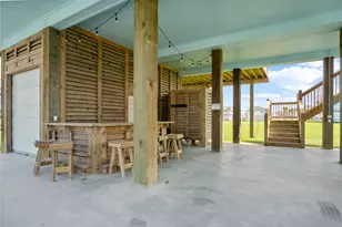 2340 Martinique, Crystal Beach, TX 77650 - Photo 5