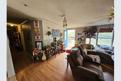 608 Country Breeze, Floresville, TX 78114 - Photo 3