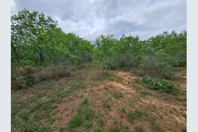 608 Country Breeze, Floresville, TX 78114 - Photo 11