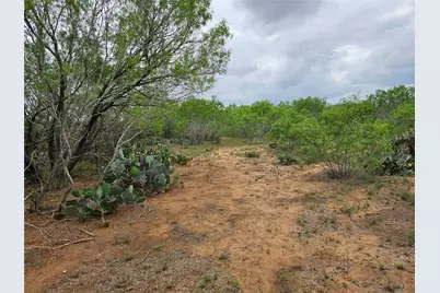 608 Country Breeze, Floresville, TX 78114 - Photo 13