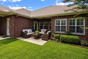 210-C Clearview Ave, Friendswood, TX 77546 - Photo 3