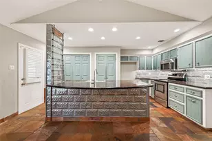 1142 Pinecroft Dr, Sugar Land, TX 77498 - Photo 11