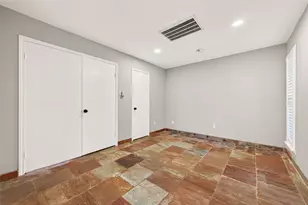 1142 Pinecroft Dr, Sugar Land, TX 77498 - Photo 23