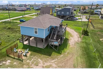 818 Surf Drive, Surfside Beach, TX 77541 - Photo 3