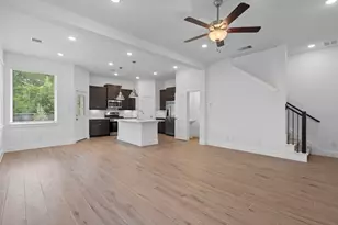 516 Red Cascade Trl, Willis, TX 77318 - Photo 7