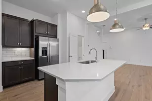 516 Red Cascade Trl, Willis, TX 77318 - Photo 5