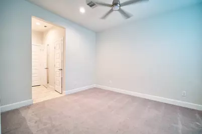 2802 Grand Fountains Drive #C, Houston, TX 77054 - Photo 5
