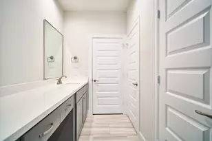2802 Grand Fountains Dr, Houston, TX 77054 - Photo 3