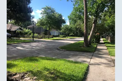 1819 Cortlandt Street, Houston, TX 77008 - Photo 7