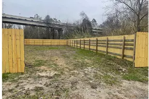 5050 Neches St, Houston, TX 77026 - Photo 1