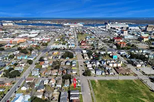 1213 28th St, Galveston, TX 77550 - Photo 35