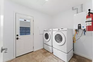 5511 Queensloch Dr, Houston, TX 77096 - Photo 19