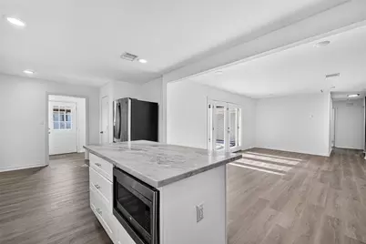 11107 Cedarhurst Drive, Houston, TX 77096 - Photo 5