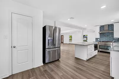 11107 Cedarhurst Drive, Houston, TX 77096 - Photo 9