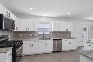 10160 Maple Cv Ln, Willis, TX 77378 - Photo 9
