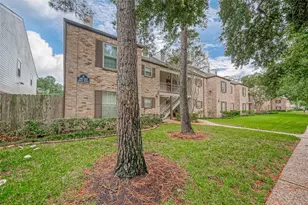 12967 Trail Hollow Dr, Houston, TX 77079 - Photo 3