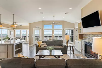 774 Wommack, Crystal Beach, TX 77650 - Photo 15