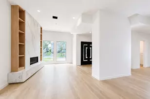 1641 Hawthorne St, Houston, TX 77006 - Photo 3
