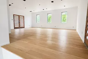 1641 Hawthorne St, Houston, TX 77006 - Photo 9