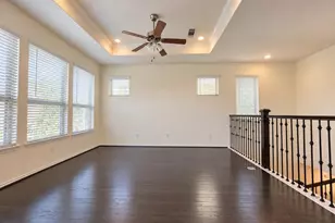 8620 Hollyoaks Creek Ln, Houston, TX 77063 - Photo 9