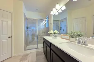 8620 Hollyoaks Creek Ln, Houston, TX 77063 - Photo 15