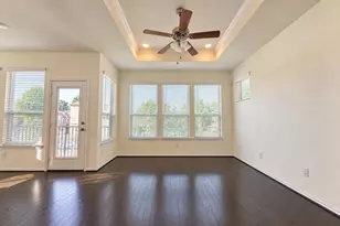 8620 Hollyoaks Creek Ln, Houston, TX 77063 - Photo 5