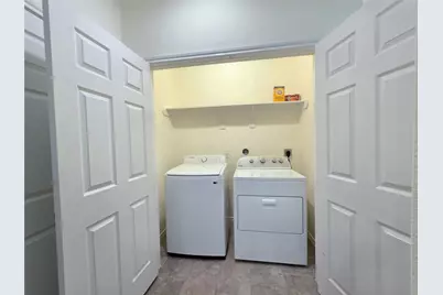 8620 Hollyoaks Creek Lane, Houston, TX 77063 - Photo 19